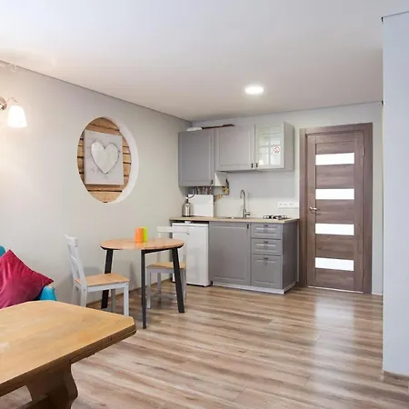 Cozy In With Free Parking Apartment *
