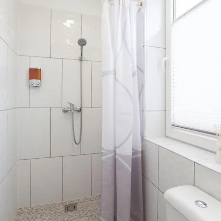 Cozy In With Free Parking Apartment *